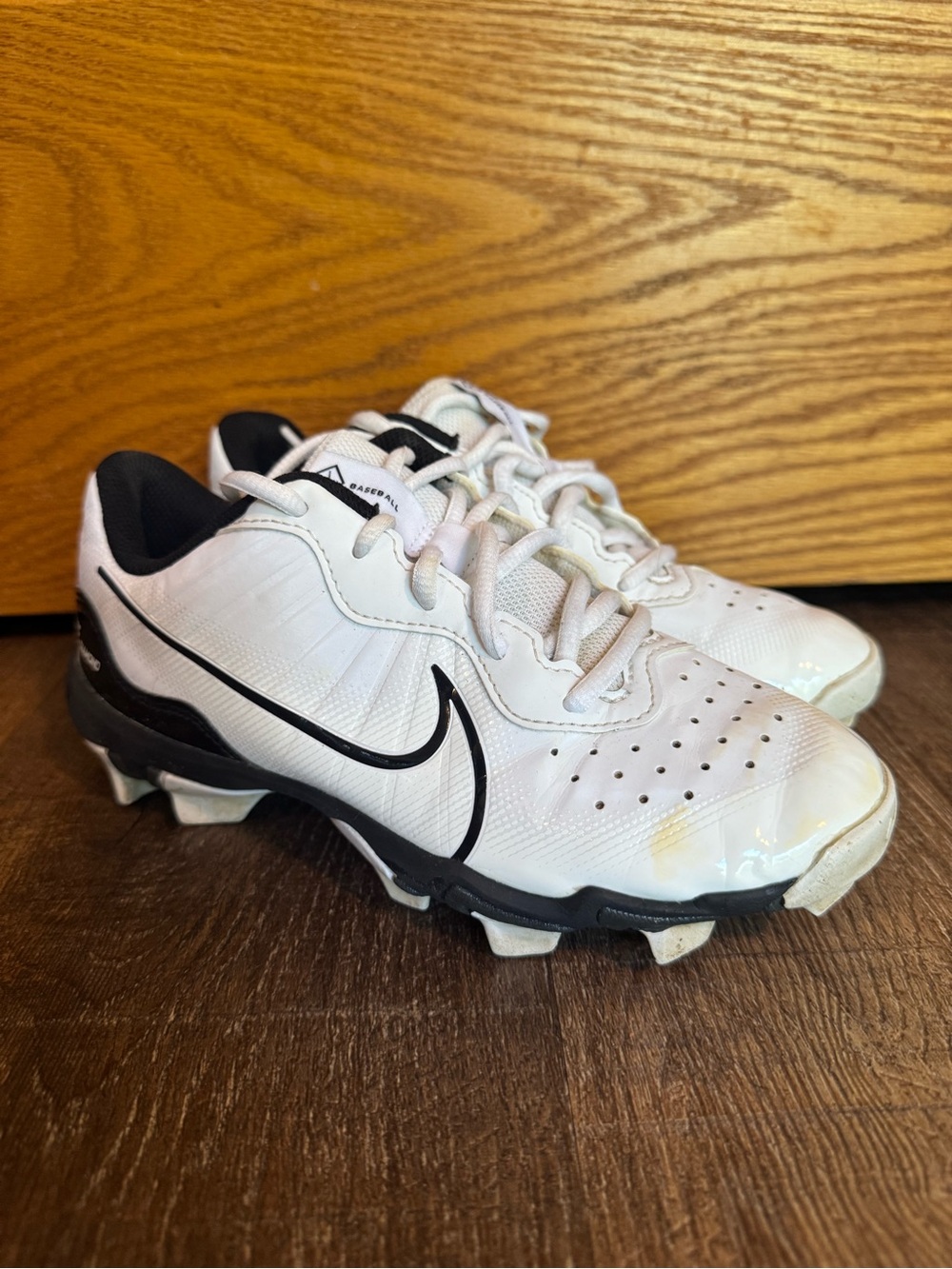 Nike Youth Baseball Cleats Size 4Y White Black Molded Boys Girls
